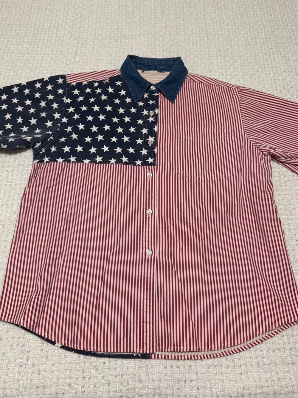 American flag men’s  button up shirt.  Fits  like L/XL.